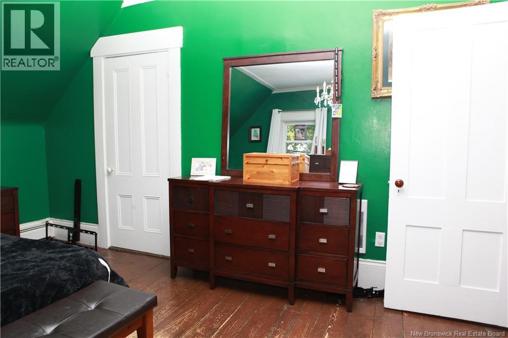 126 Broadway Street photo 38