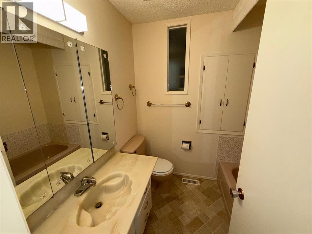 25 Nevada Place W photo 16