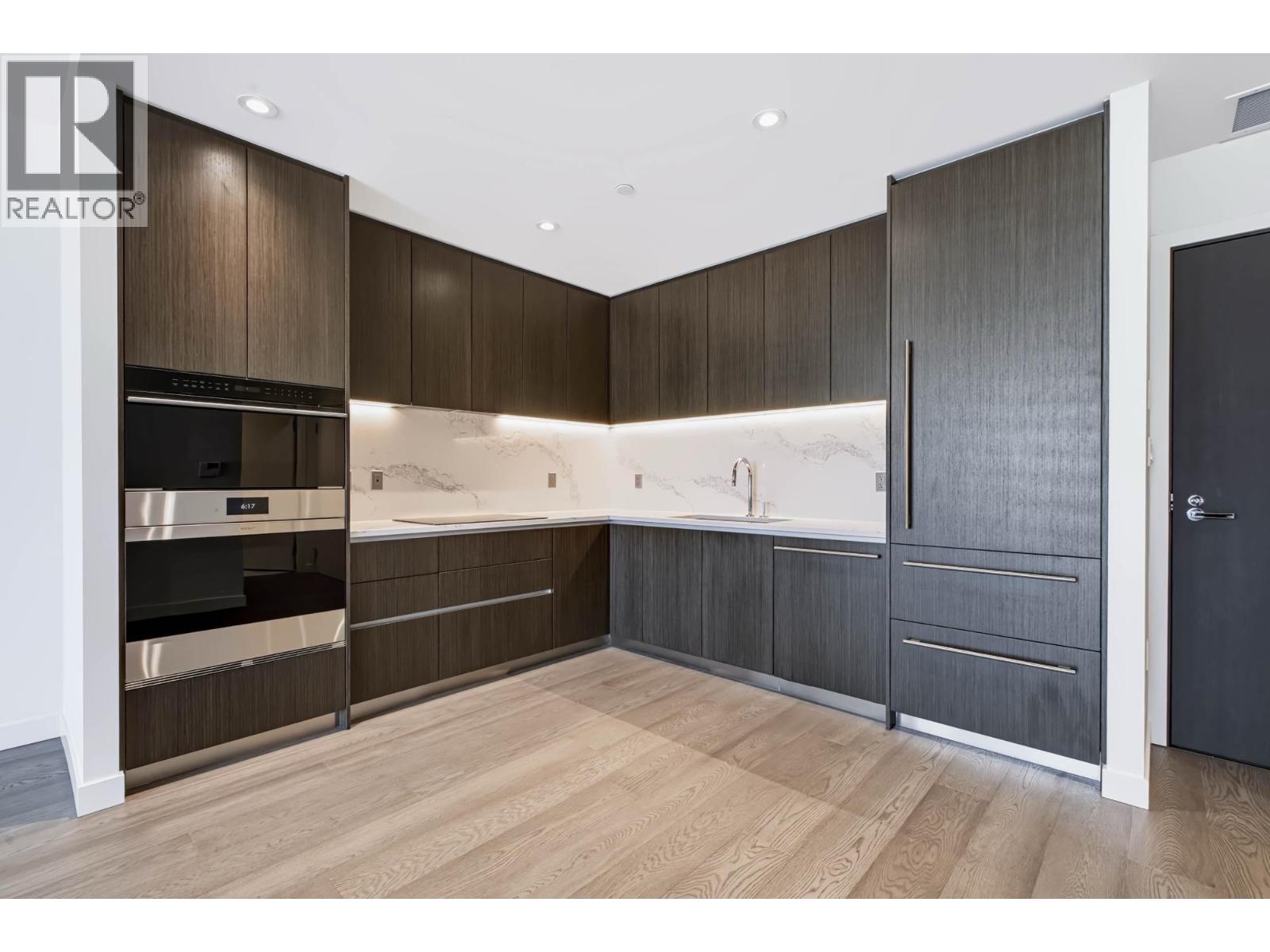 704 777 Harbour Way, Vancouver, British Columbia  V7P 0G2 - Photo 11 - R3169067