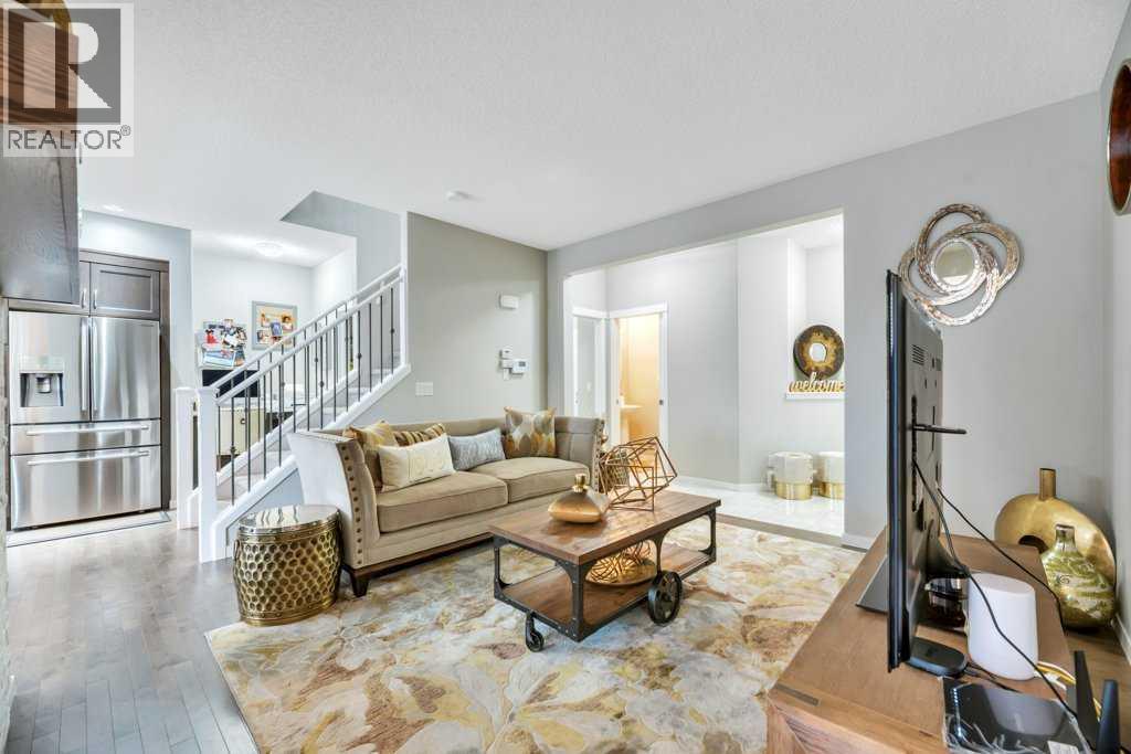 24 Evansborough Road NW, Calgary, Alberta  T3P 0R1 - Photo 4 - A2344340