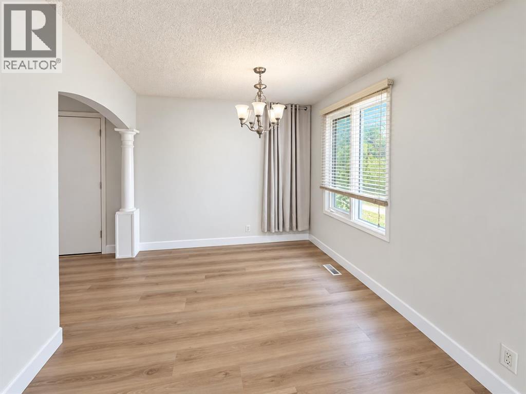 5230 Whitestone Road NE, Calgary, Alberta  T1Y 1T6 - Photo 4 - A2347481