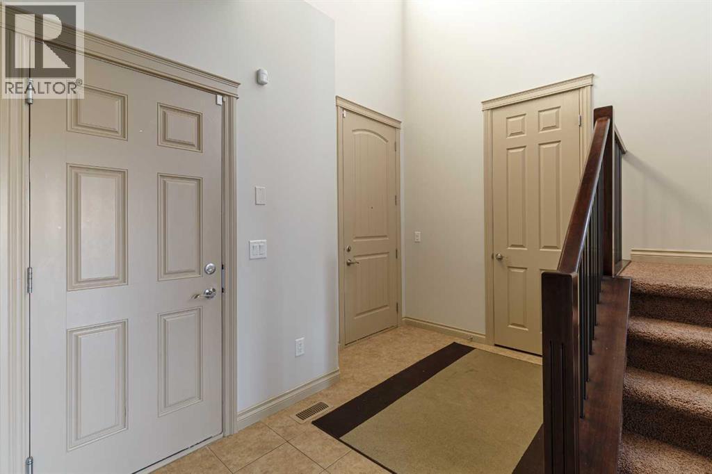 200 Evansborough Way NW, Calgary, Alberta  T3P 0N9 - Photo 3 - A2347879