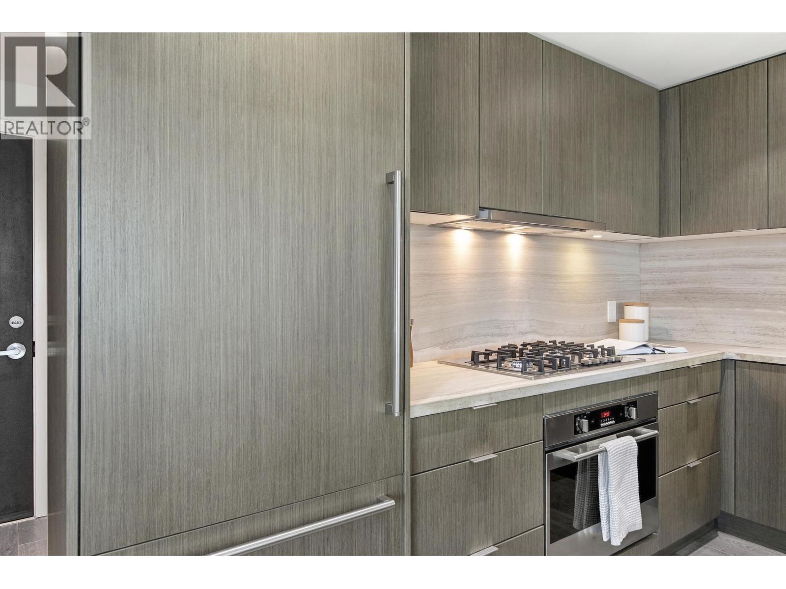 907 112 E 13th Street, North Vancouver, British Columbia  V7L 0E4 - Photo 4 - R3169192