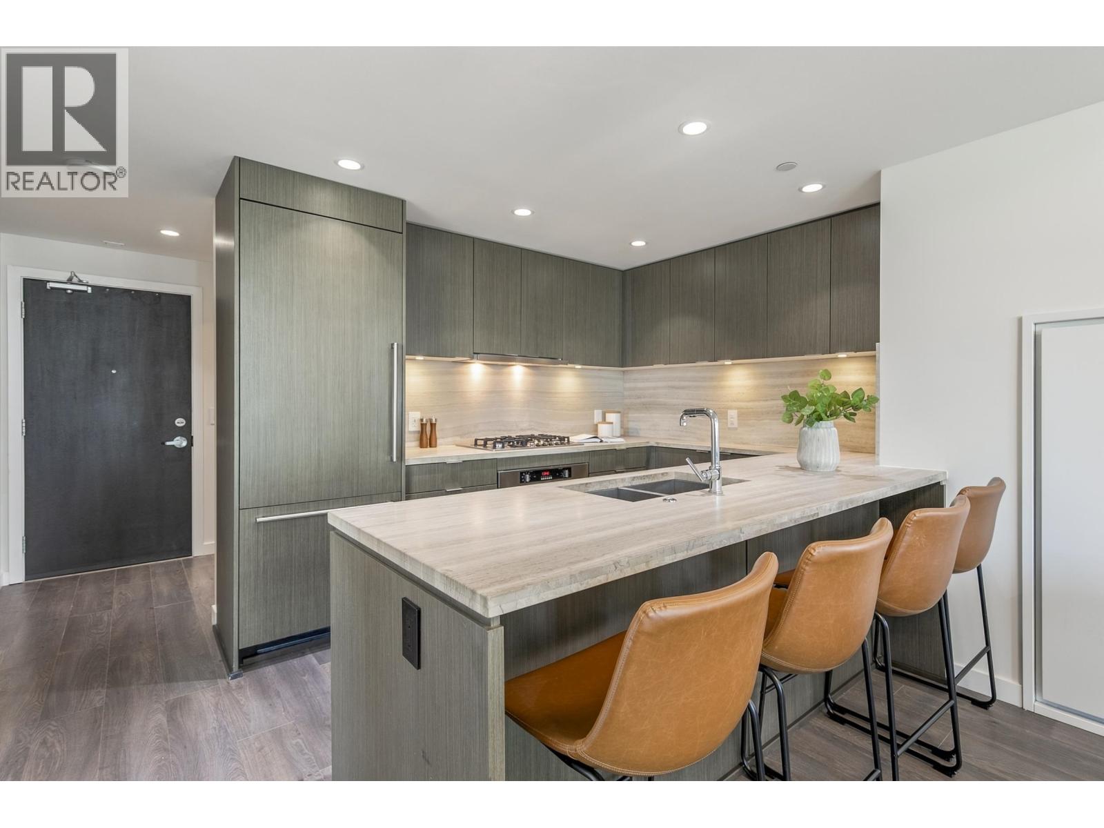 907 112 E 13th Street, North Vancouver, British Columbia  V7L 0E4 - Photo 6 - R3169192