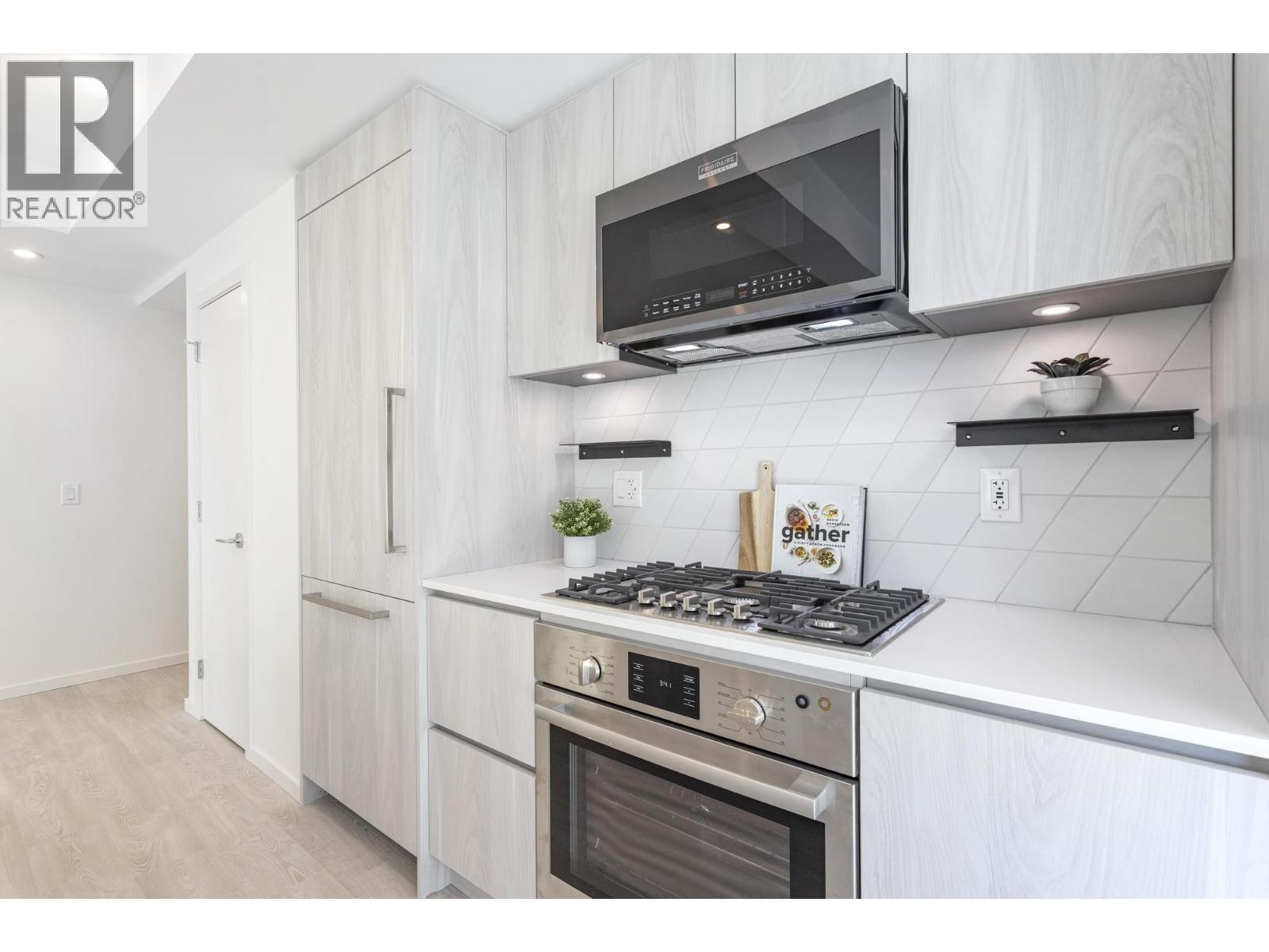 204 3264 Vanness Avenue, Vancouver, British Columbia  V5R 4V3 - Photo 4 - R3169198