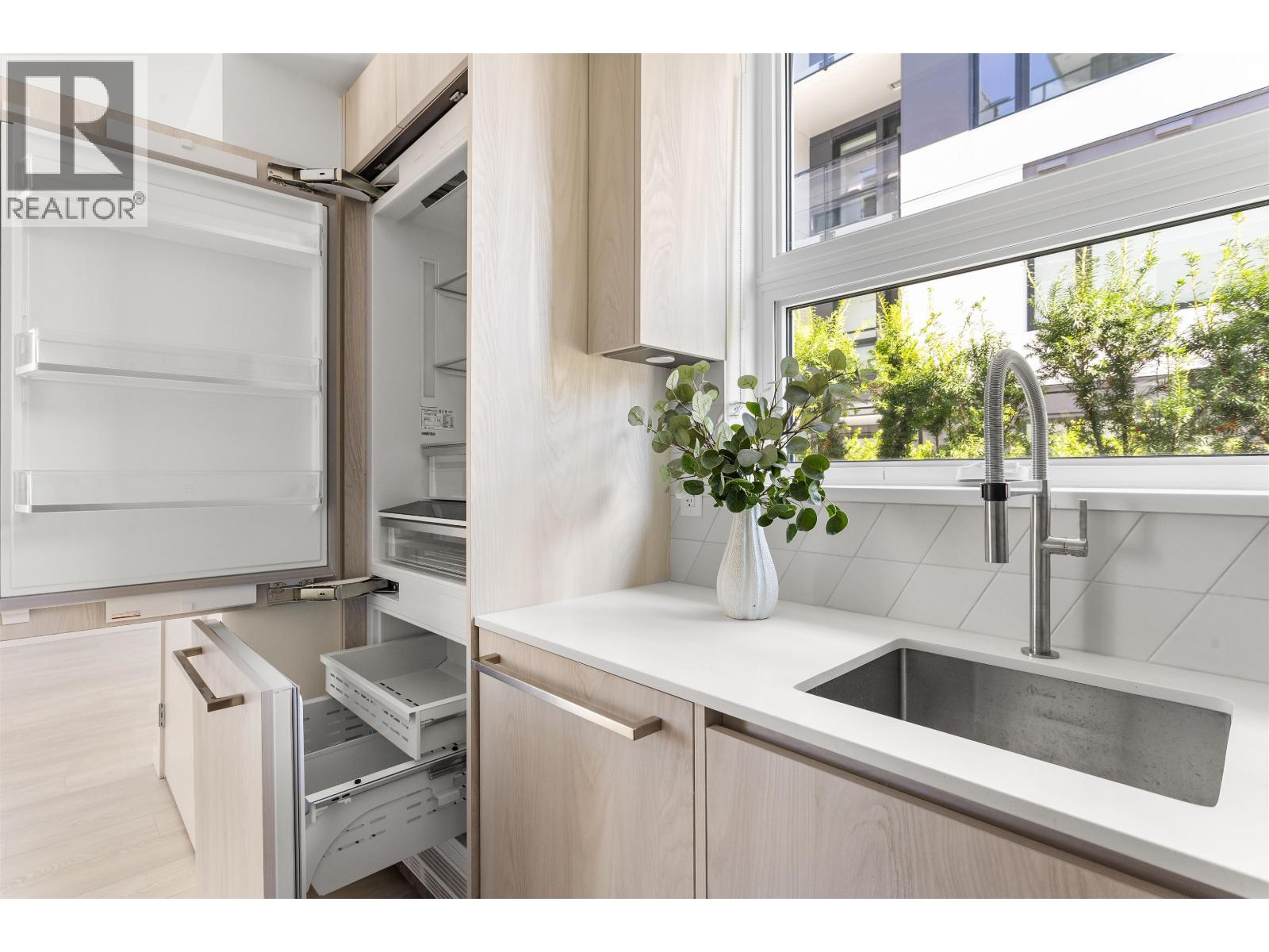 3249 Clive Avenue, Vancouver, British Columbia  V5R 4V3 - Photo 9 - R3169210