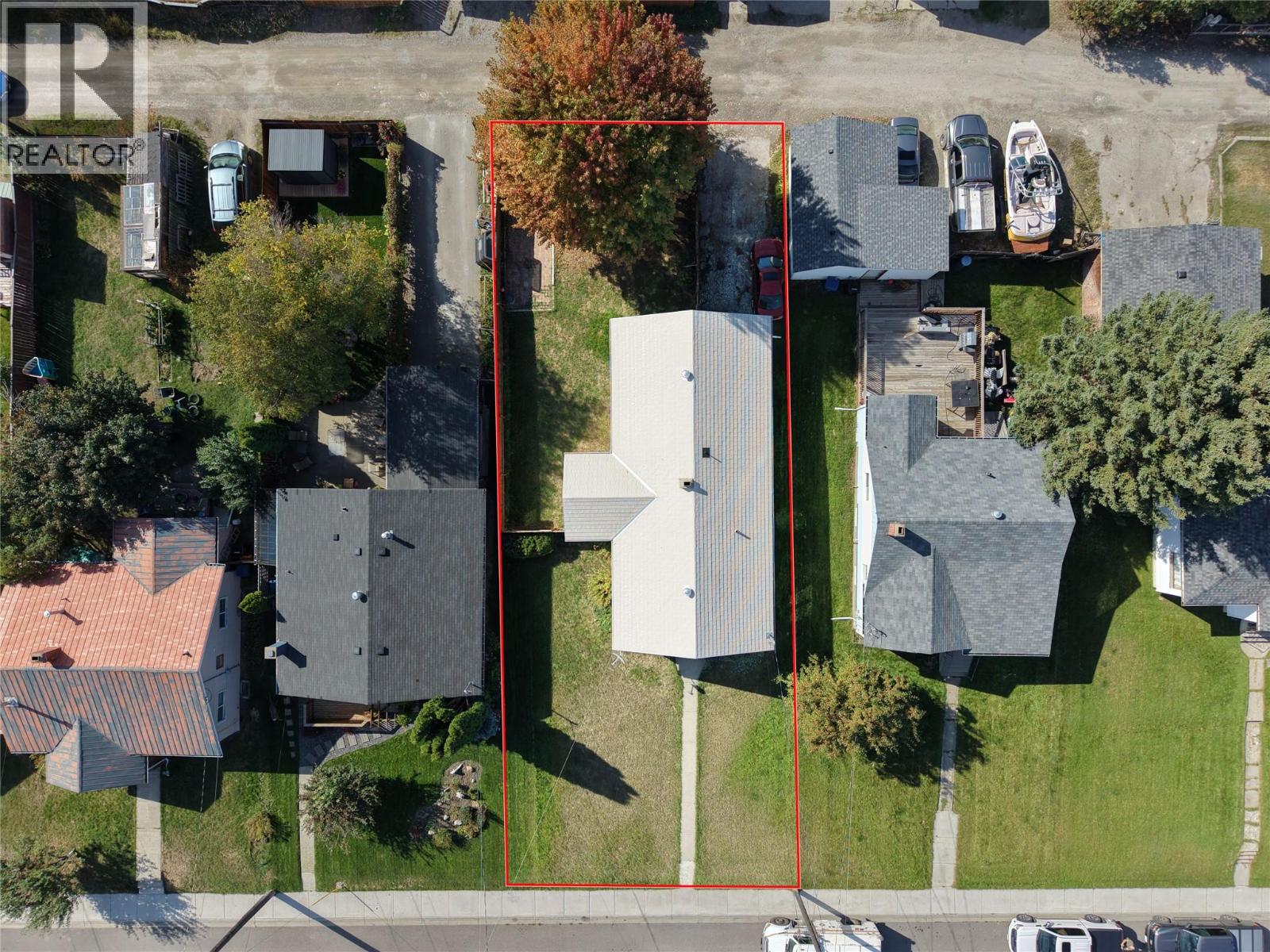 325 13th Avenue S, Cranbrook, British Columbia V1C 2W1 - Photo 3 - 10401716