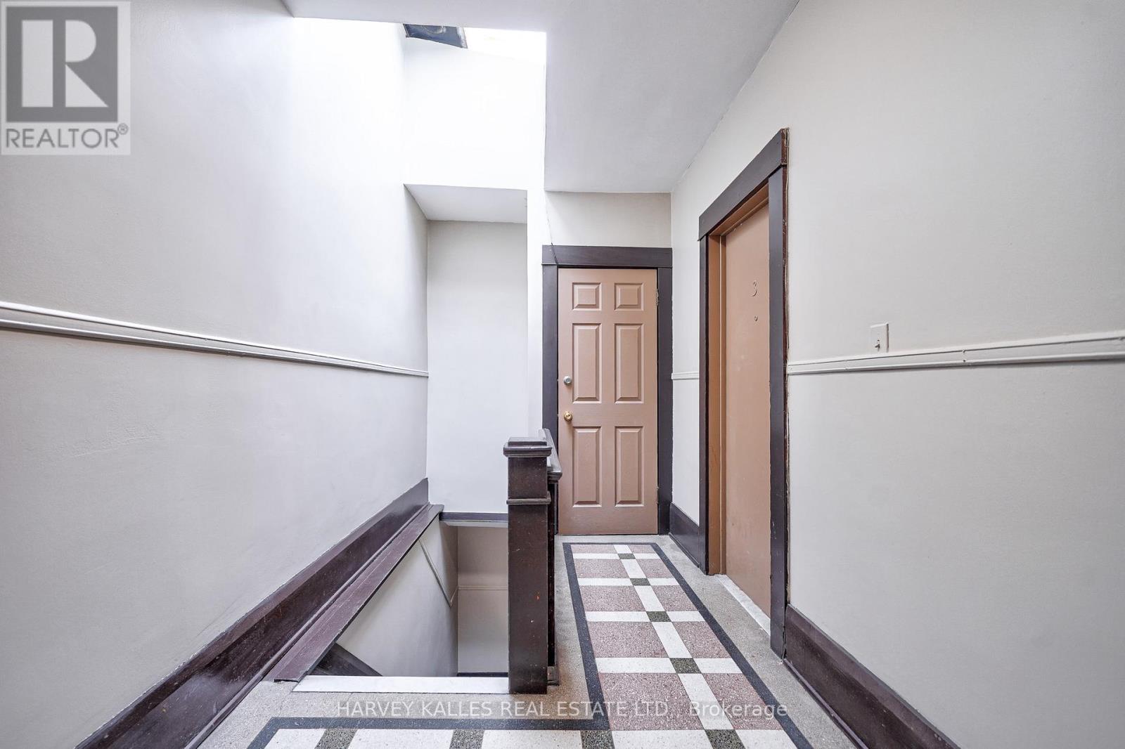 3 - 1074 St Clair Avenue W, Toronto, Ontario  M6E 3H3 - Photo 11 - C13824714