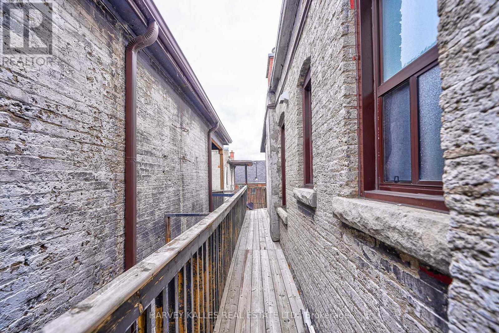 3 - 1074 St Clair Avenue W, Toronto, Ontario  M6E 3H3 - Photo 31 - C13824714