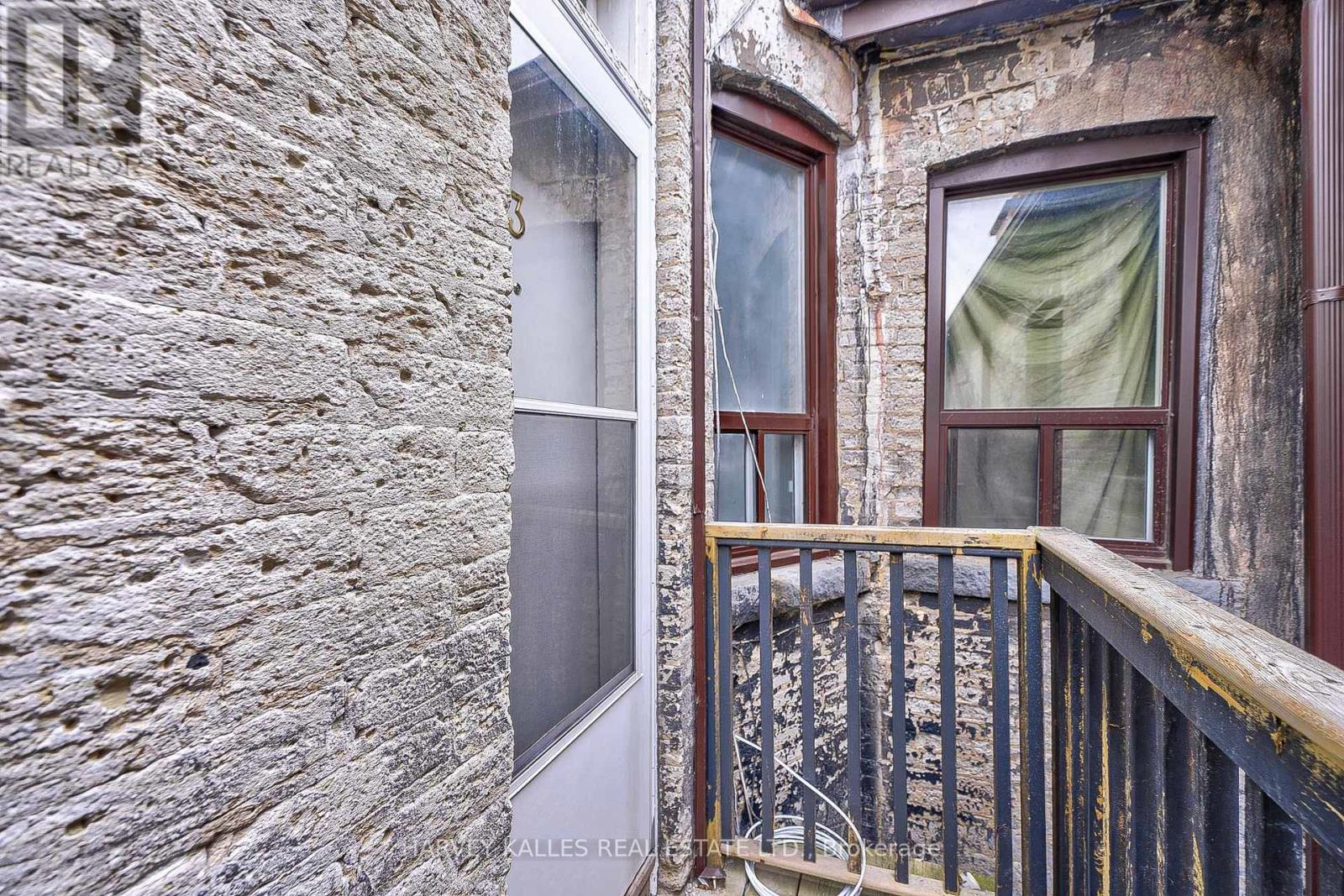3 - 1074 St Clair Avenue W, Toronto, Ontario  M6E 3H3 - Photo 32 - C13824714