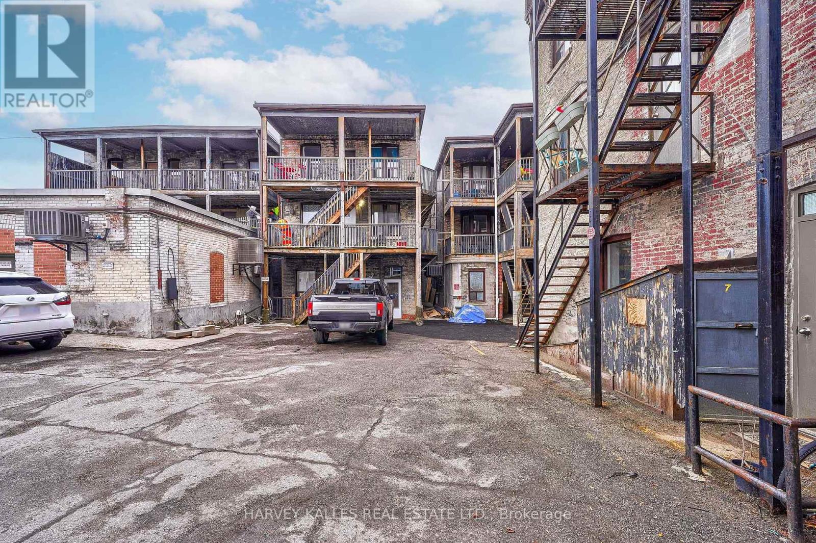 3 - 1074 St Clair Avenue W, Toronto, Ontario  M6E 3H3 - Photo 8 - C13824714