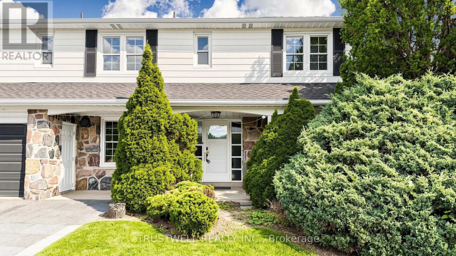 23 Shawfield Crescent, Toronto, Ontario  M3A 1R9 - Photo 2 - C13824716