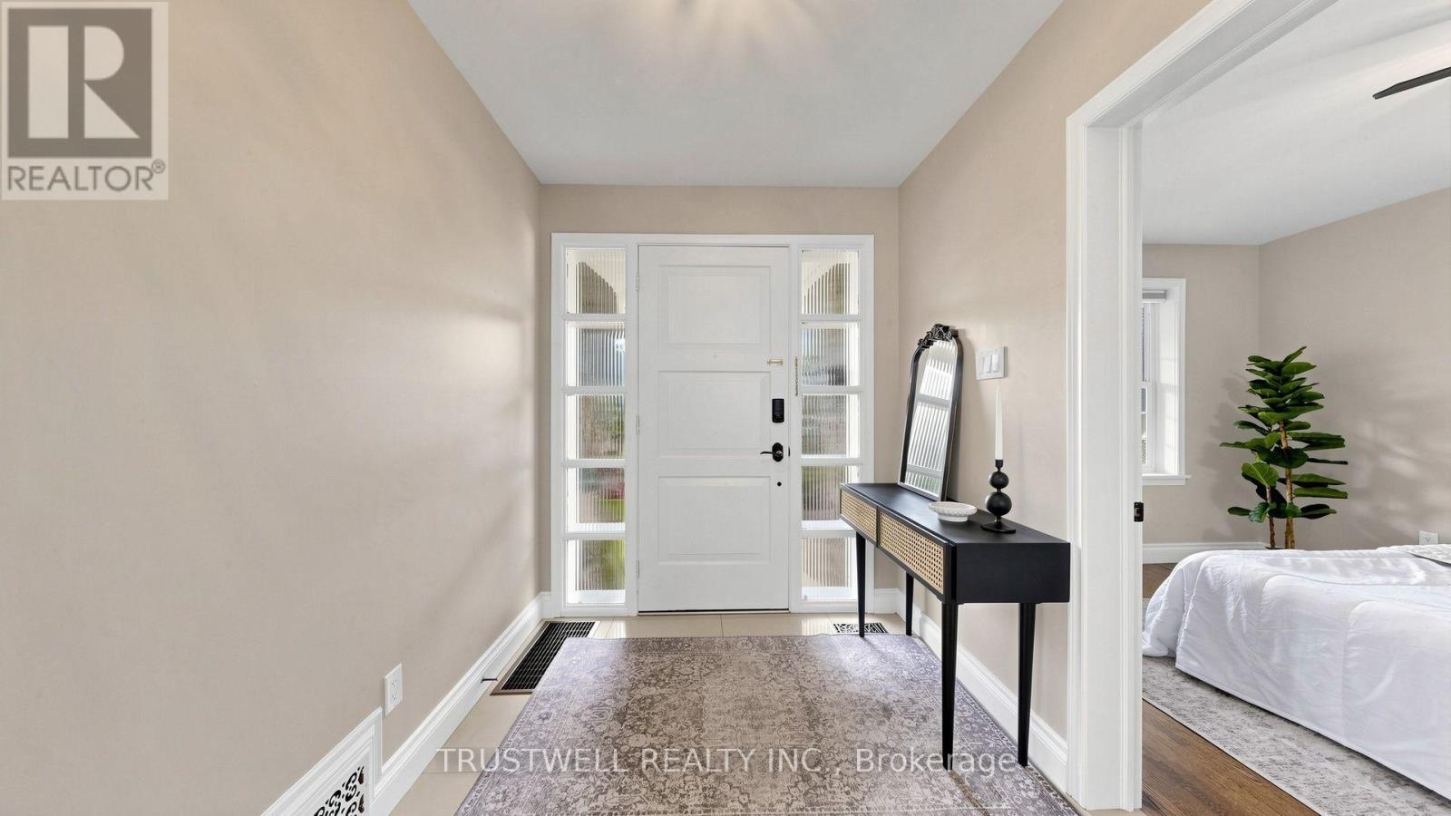 23 Shawfield Crescent, Toronto, Ontario  M3A 1R9 - Photo 3 - C13824716
