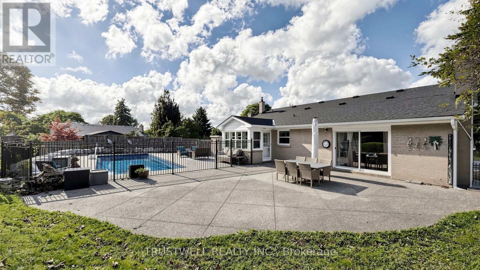 23 Shawfield Crescent, Toronto, Ontario  M3A 1R9 - Photo 35 - C13824716