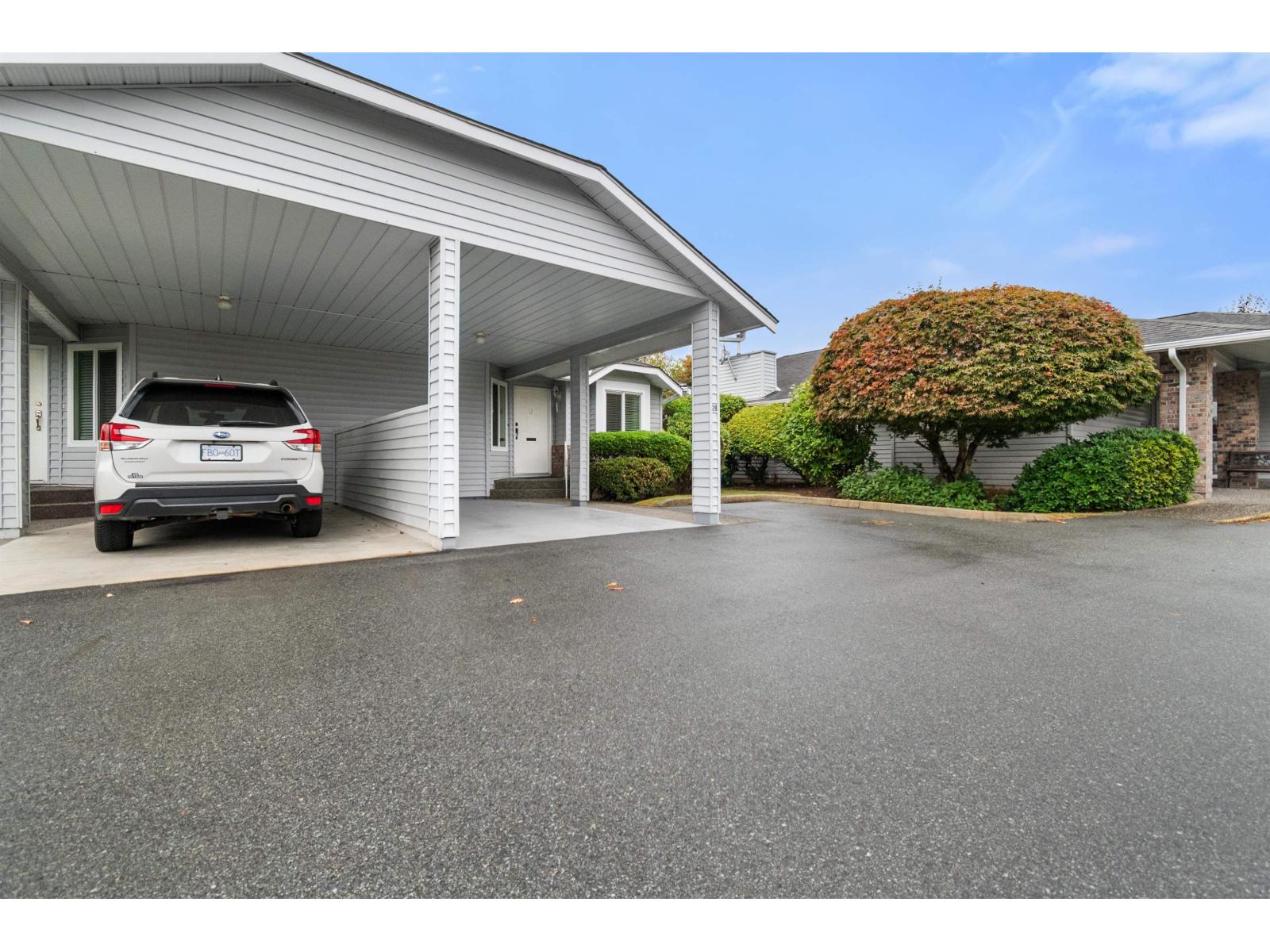 28 2989 Trafalgar Street, Abbotsford, British Columbia  V2S 7X9 - Photo 2 - R3168897