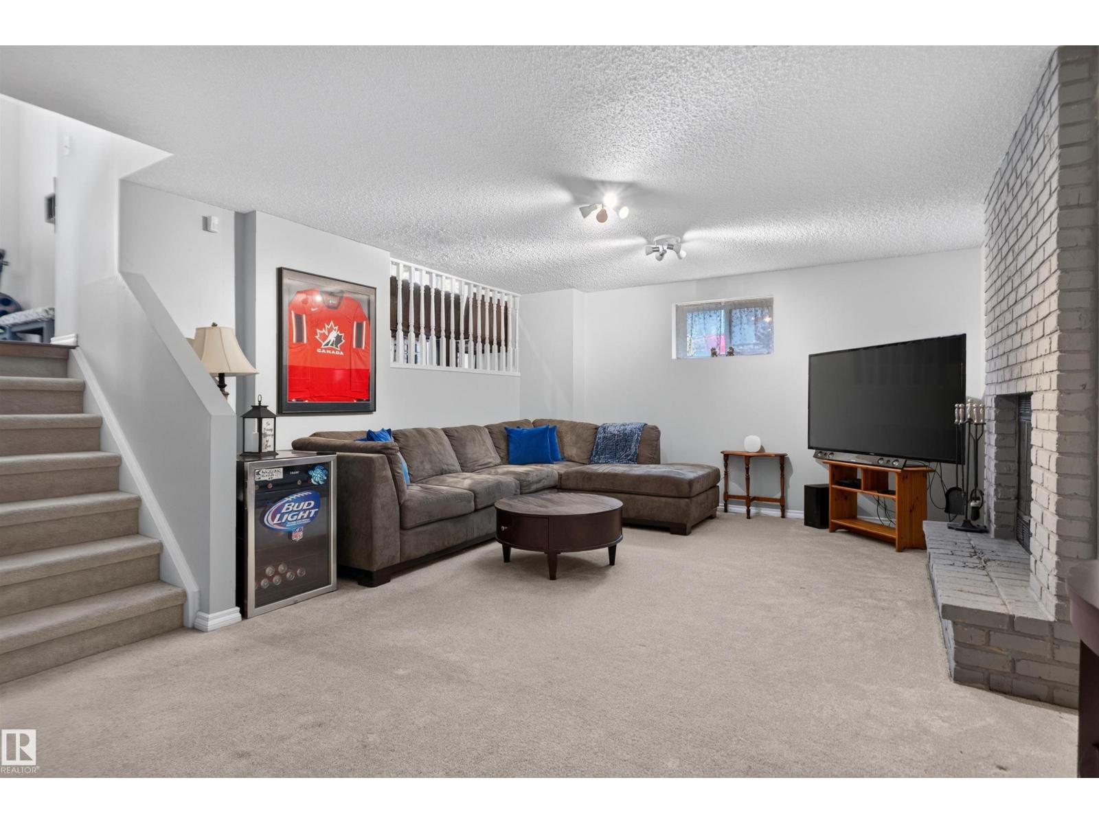 1519 104 ST NW