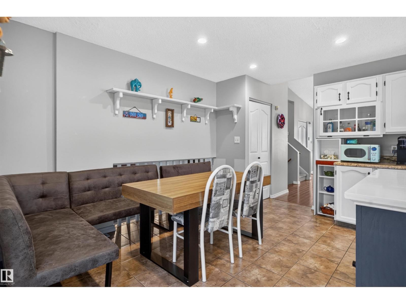 1519 104 ST NW