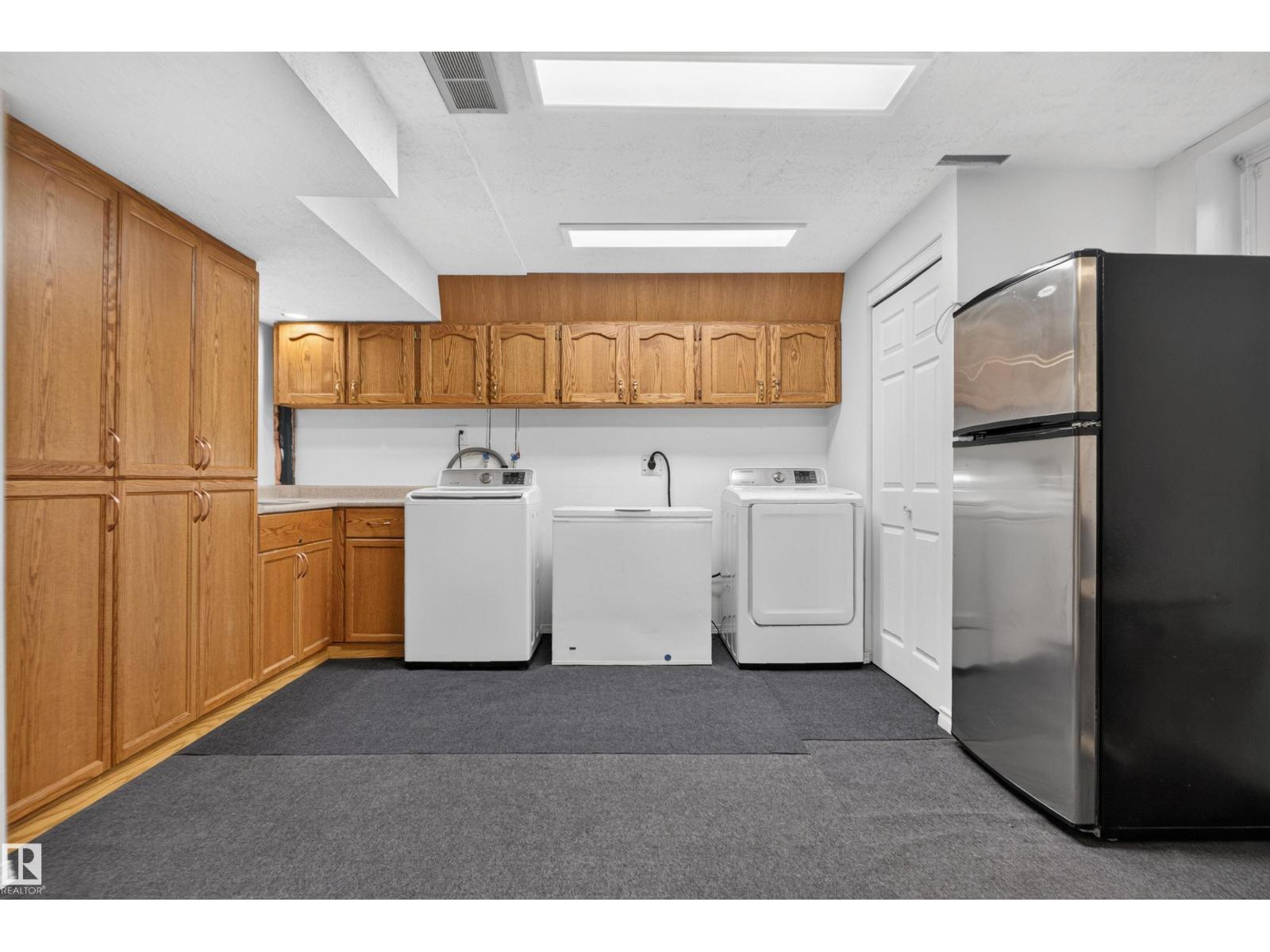1519 104 ST NW