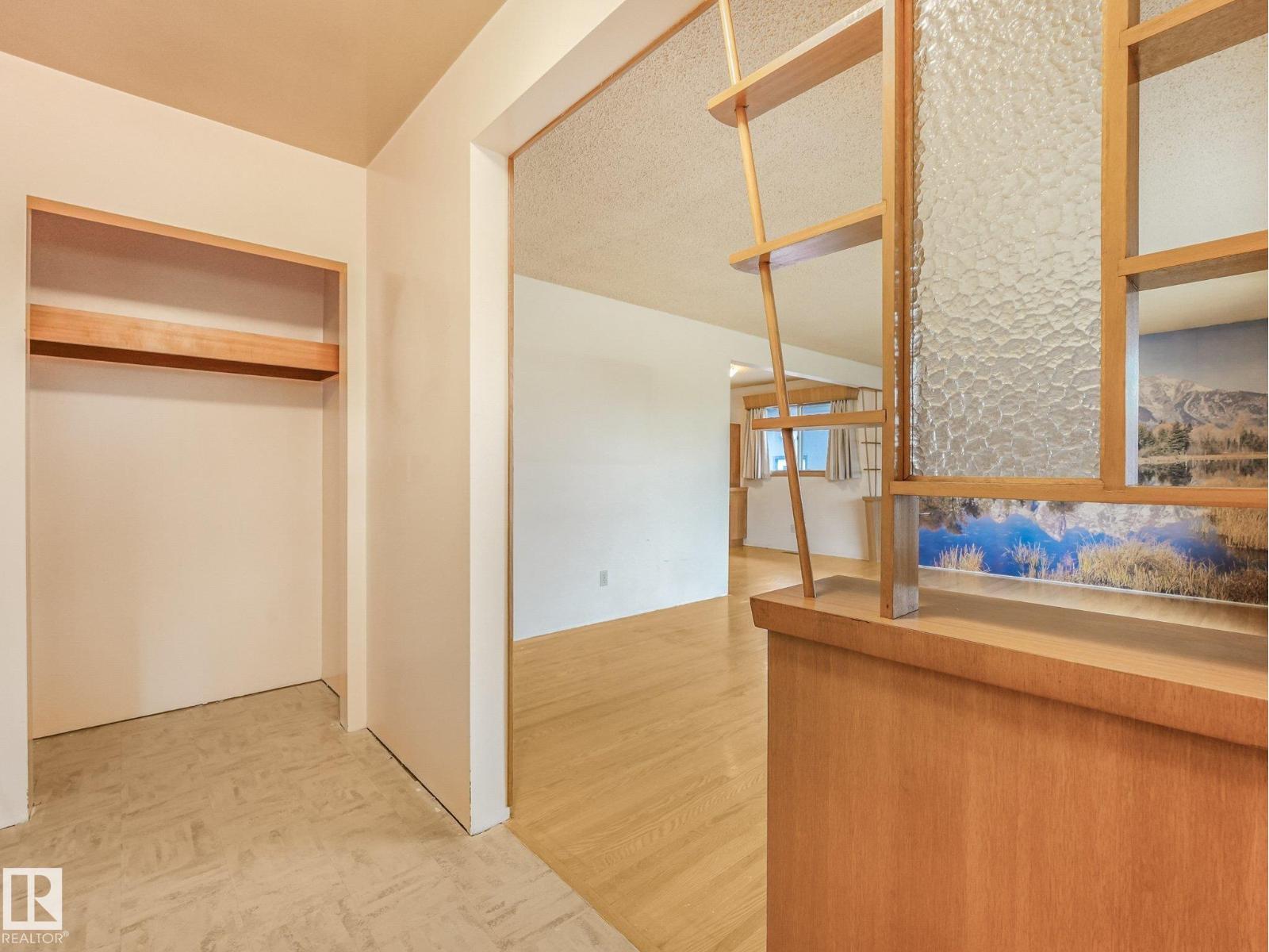 5904 94 AV NW