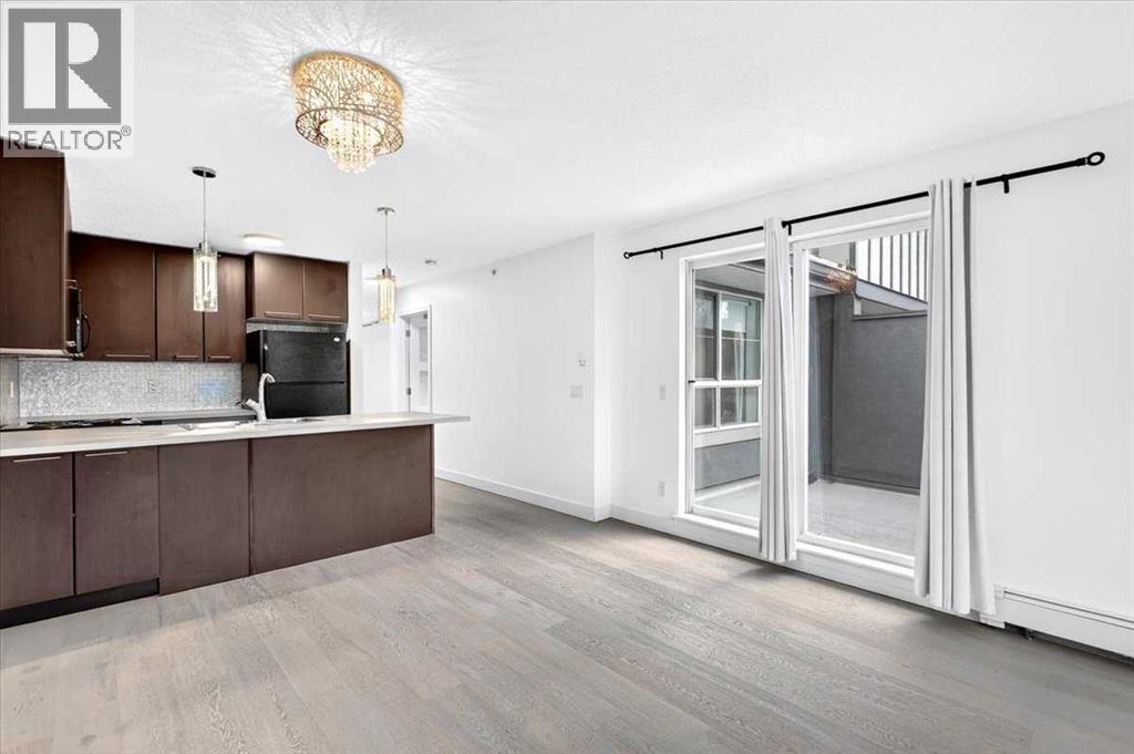 421, 35 Richard Court SW photo 6