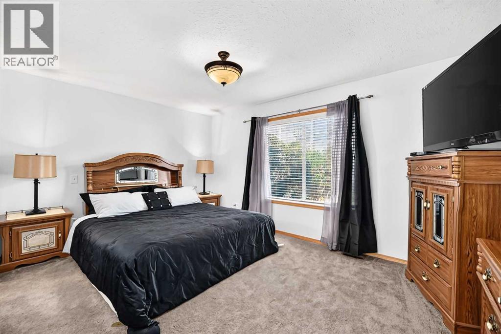 184 Douglas Ridge Green SE, Calgary, Alberta  T2Z 2T4 - Photo 17 - A2345701