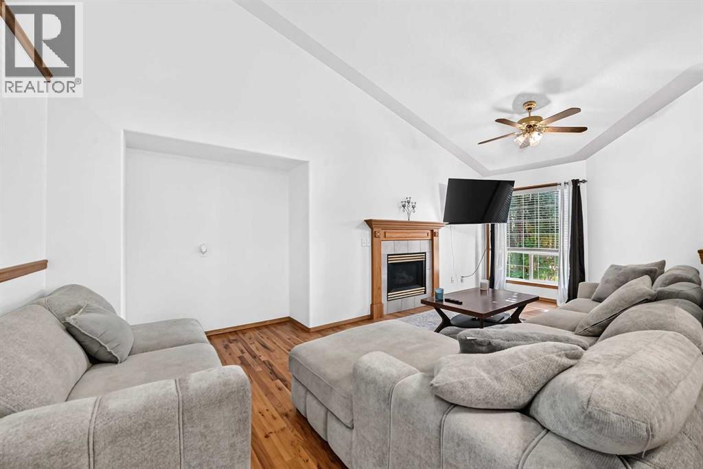 184 Douglas Ridge Green SE, Calgary, Alberta  T2Z 2T4 - Photo 6 - A2345701