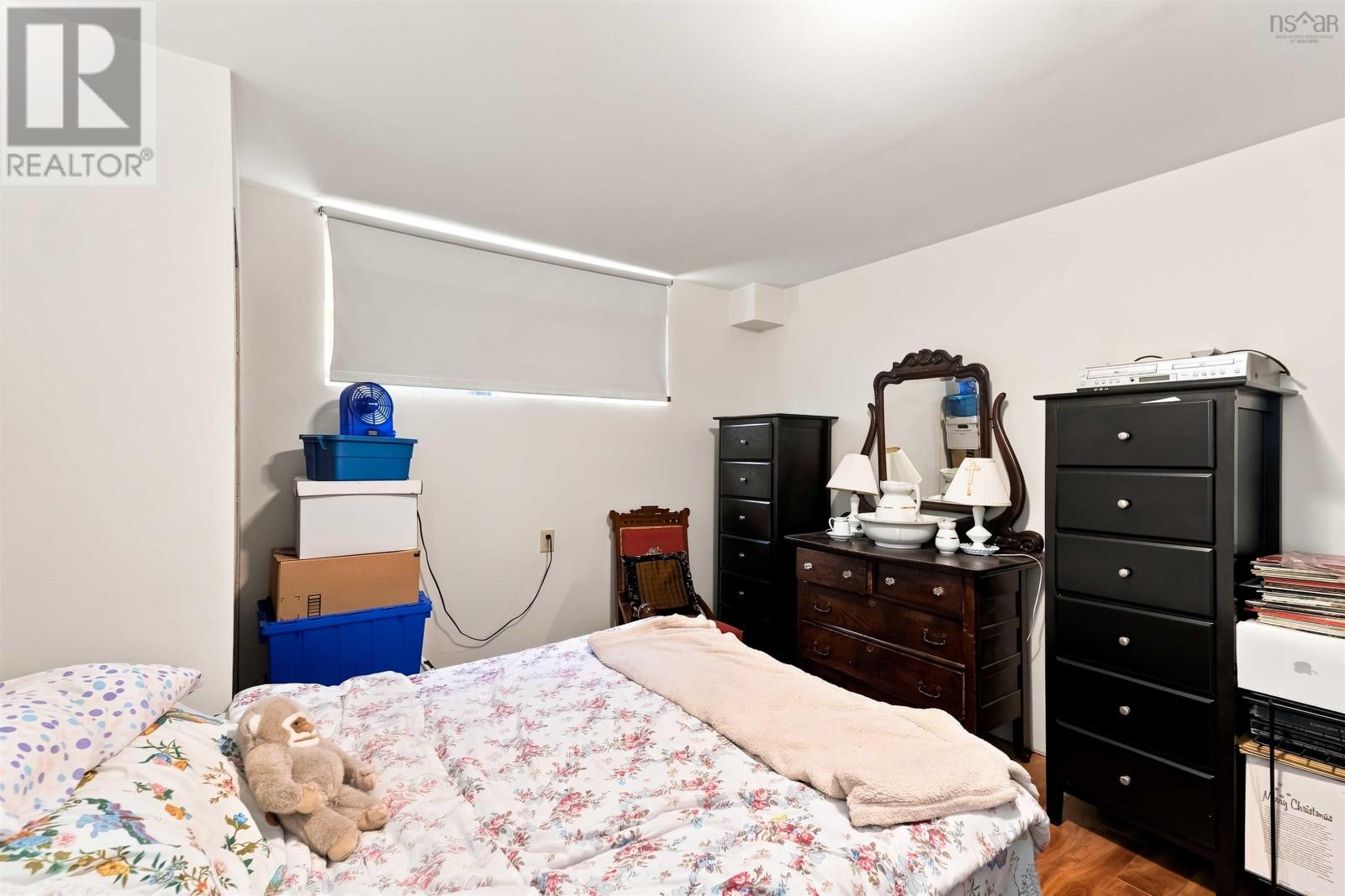 72 Maple Drive photo 29