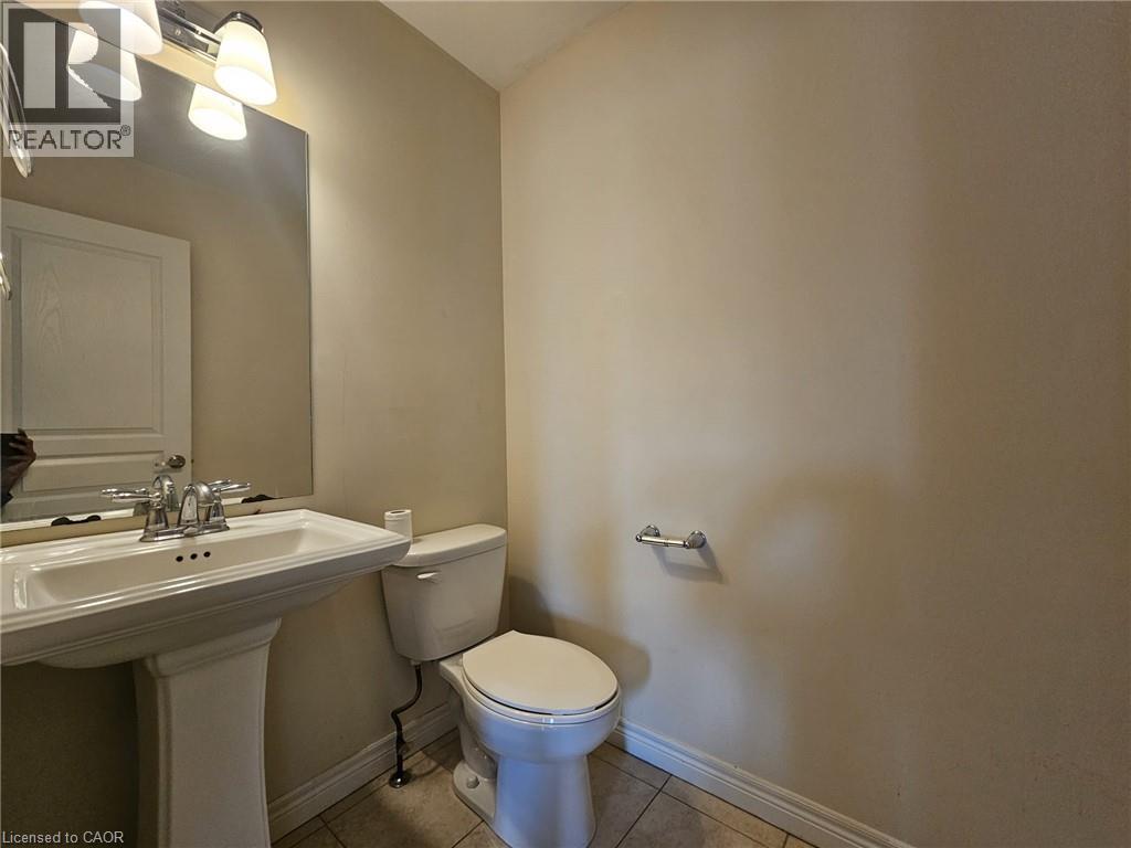 2 Whitehaven Lane, Kitchener, Ontario  N2H 0B3 - Photo 3 - 40845290