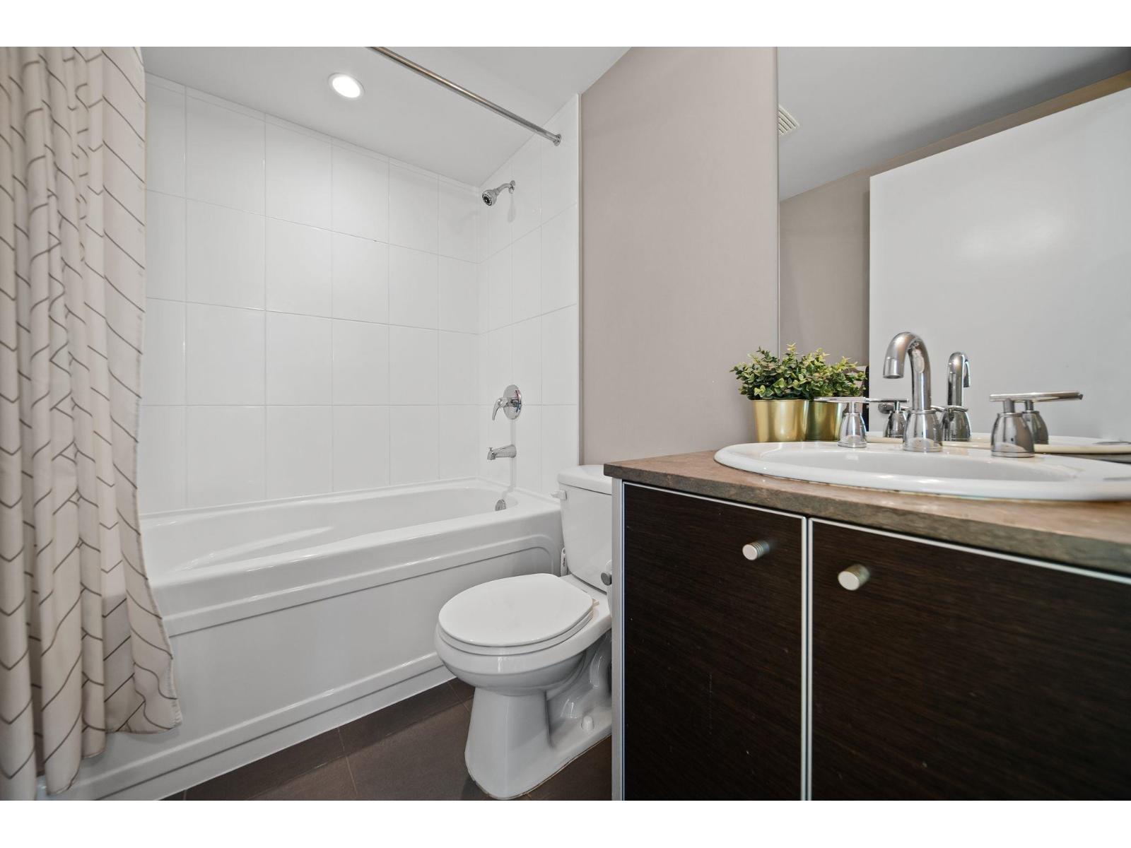 909 9981 Whalley Boulevard, Surrey, British Columbia  V3T 0G6 - Photo 11 - R3168772