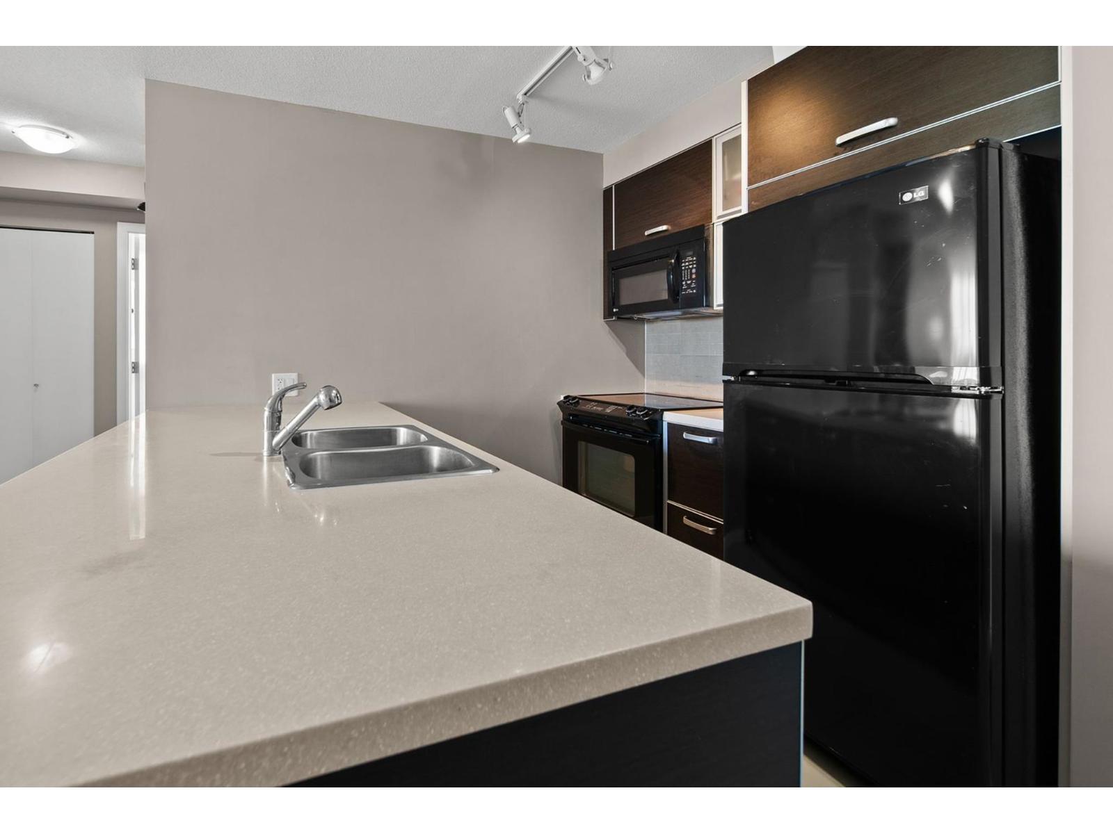 909 9981 Whalley Boulevard, Surrey, British Columbia  V3T 0G6 - Photo 6 - R3168772