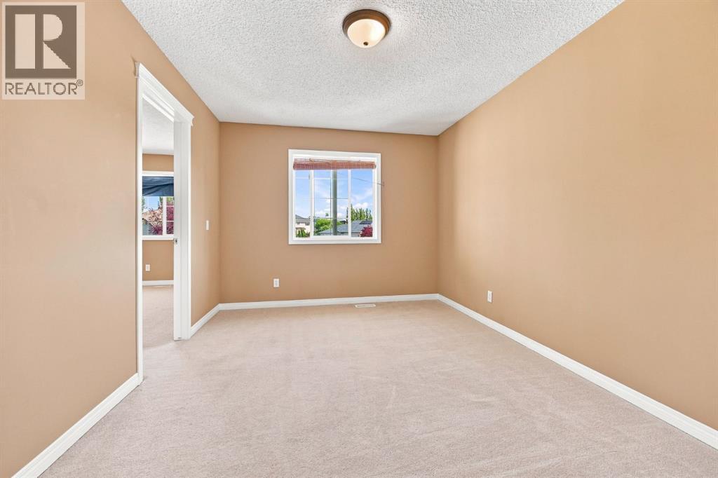 230 Panamount Grove NW photo 17
