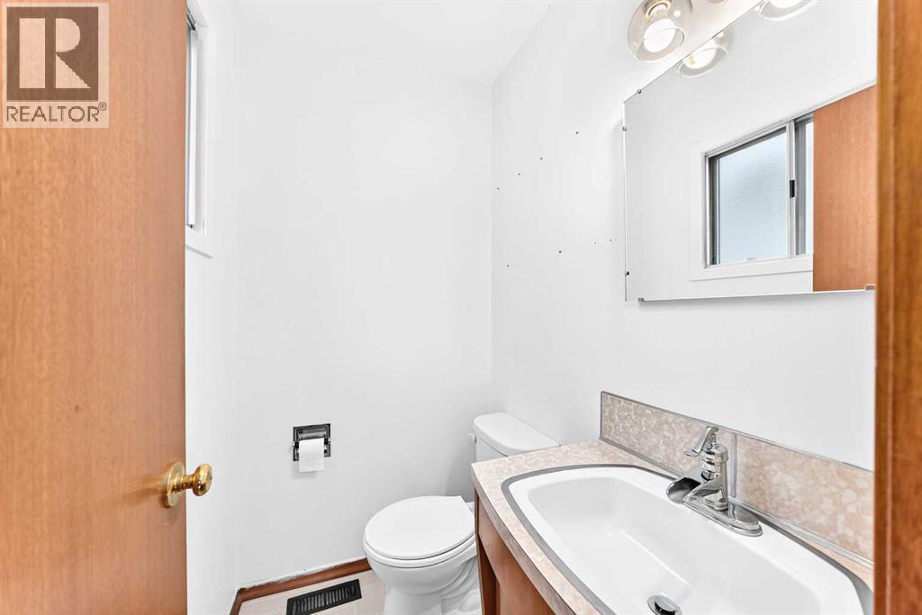 5712 Lakeview Drive SW, Calgary, Alberta  T3E 5S4 - Photo 21 - A2347616