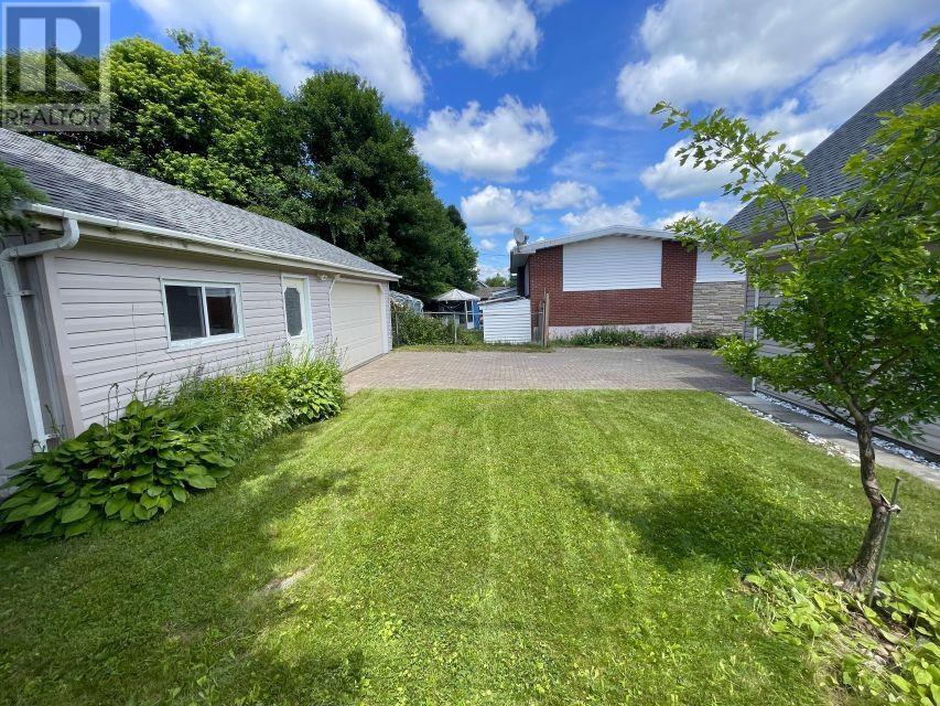 66 Dieppe Ave, Elliot Lake, Ontario  P5A 1H3 - Photo 6 - SM262671