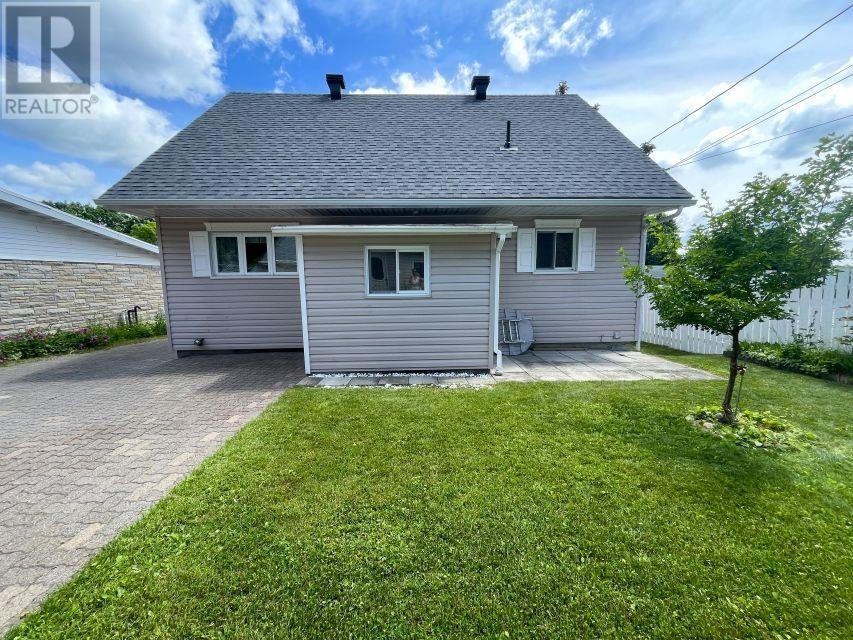 66 Dieppe Ave, Elliot Lake, Ontario  P5A 1H3 - Photo 5 - SM262671