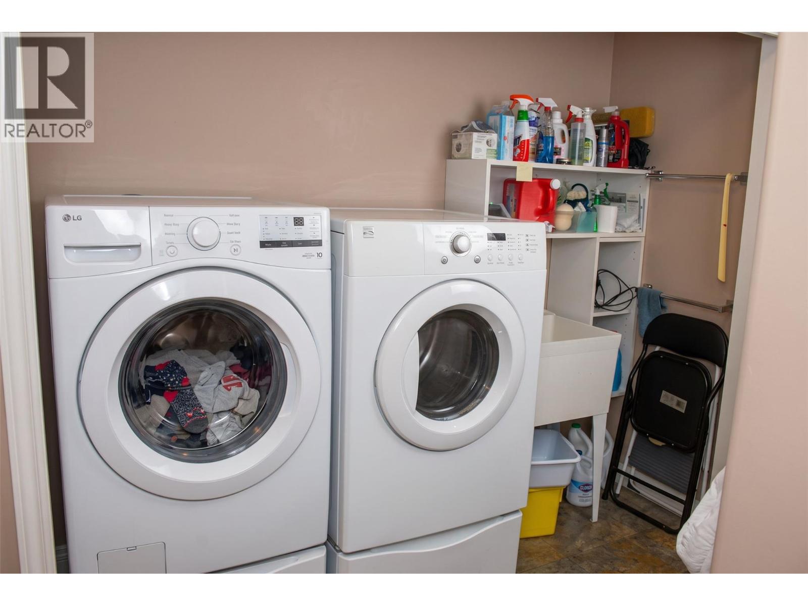 Main floor Washer and Dryer