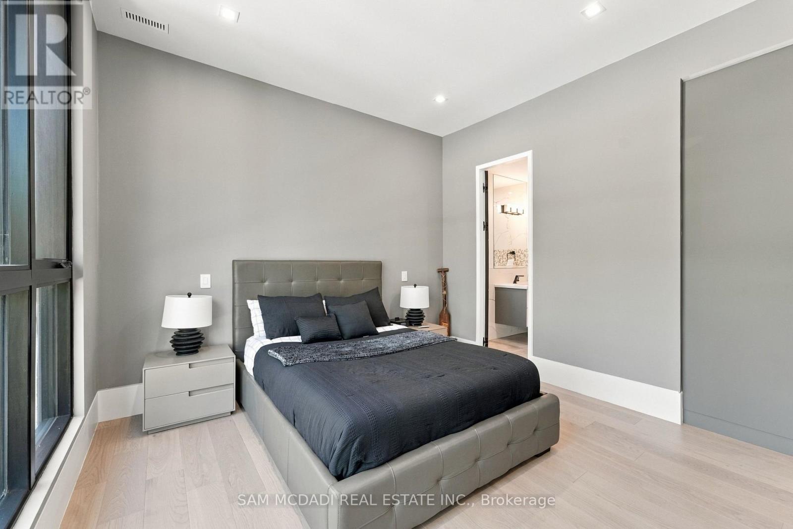 112 Elton Park Road, Oakville, Ontario  L6J 4C1 - Photo 4 - W13815622