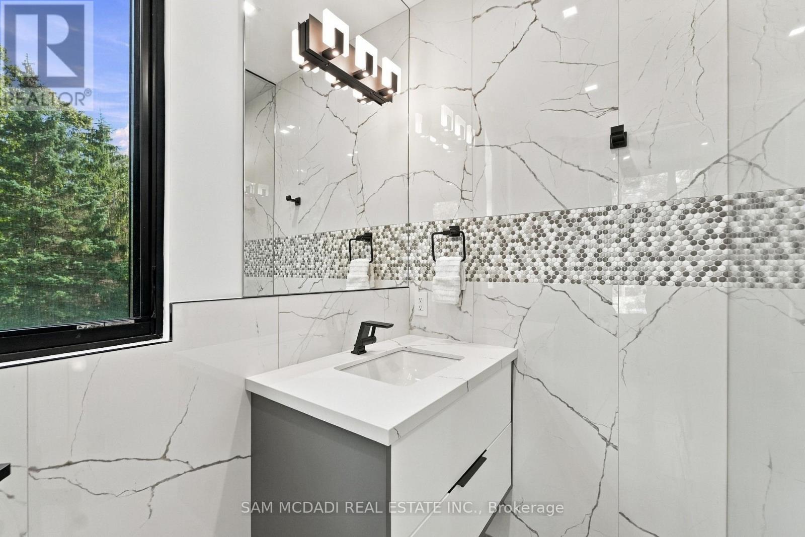112 Elton Park Road, Oakville, Ontario  L6J 4C1 - Photo 6 - W13815622