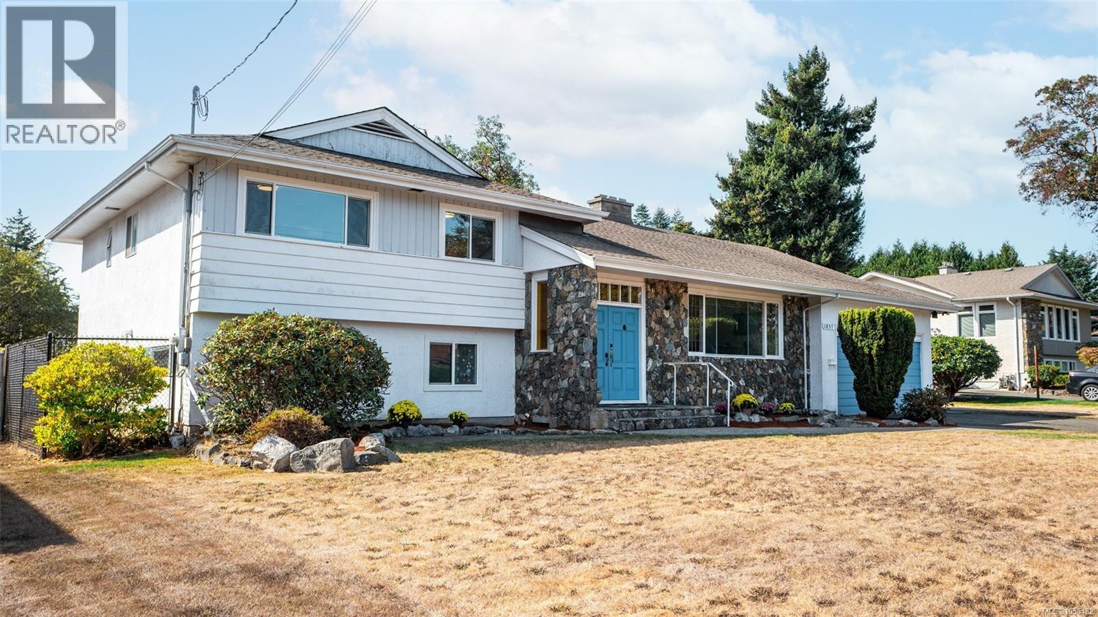 1857 Hillcrest Ave, Saanich, British Columbia