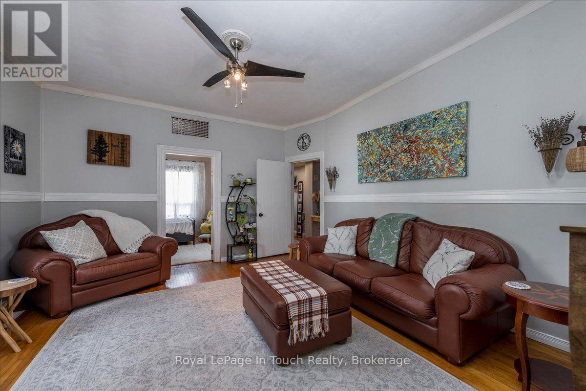 4 Gray Street, Severn, Ontario  L0K 1E0 - Photo 3 - S13825072