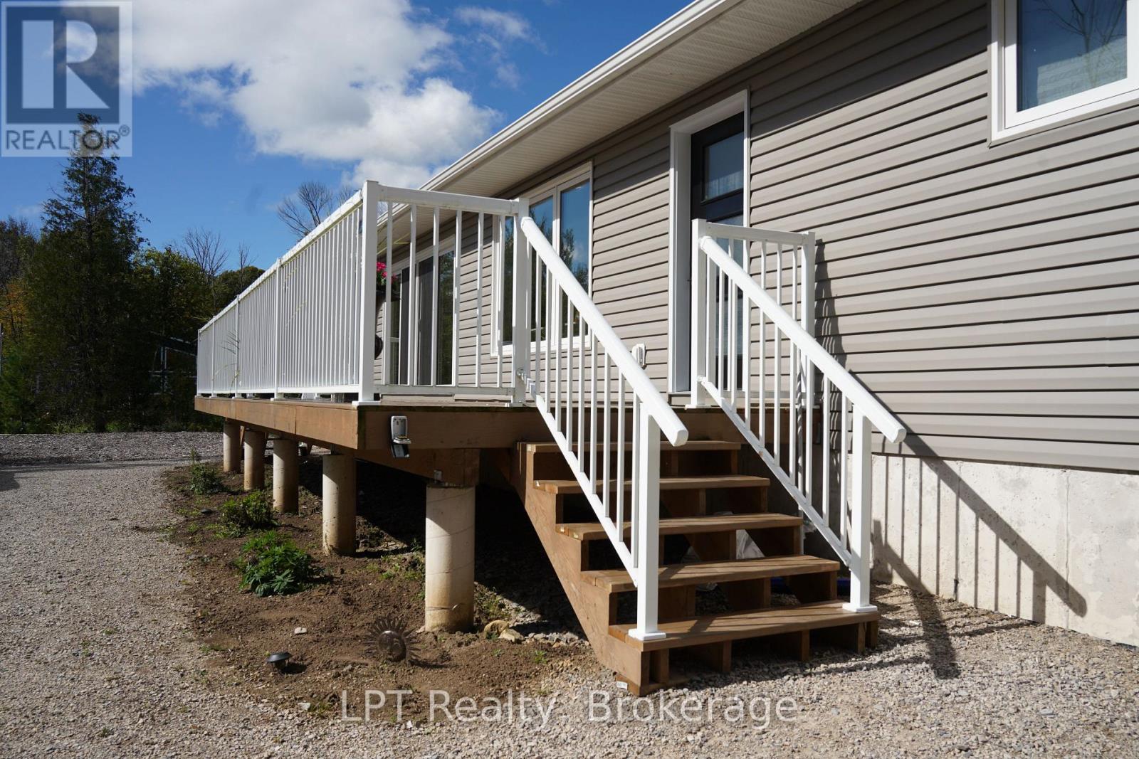 9 12th Avenue, South Bruce Peninsula, Ontario  N0H 2T0 - Photo 5 - X13824814