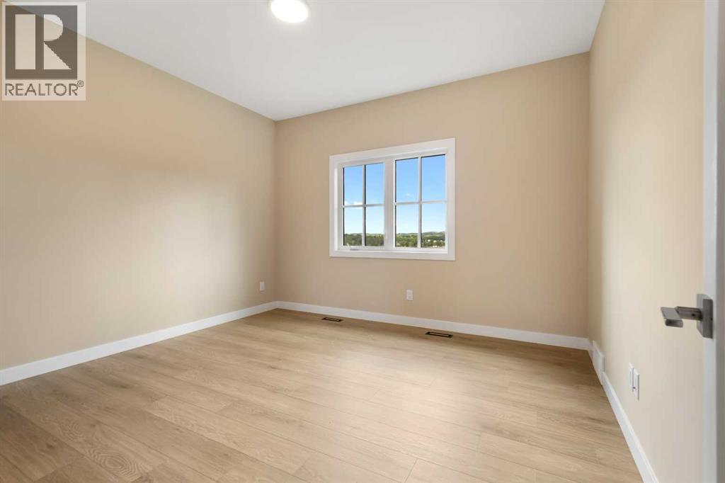 325 Flare Avenue SW photo 11