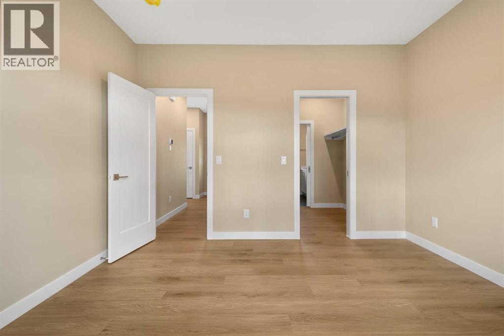 325 Flare Avenue SW photo 12