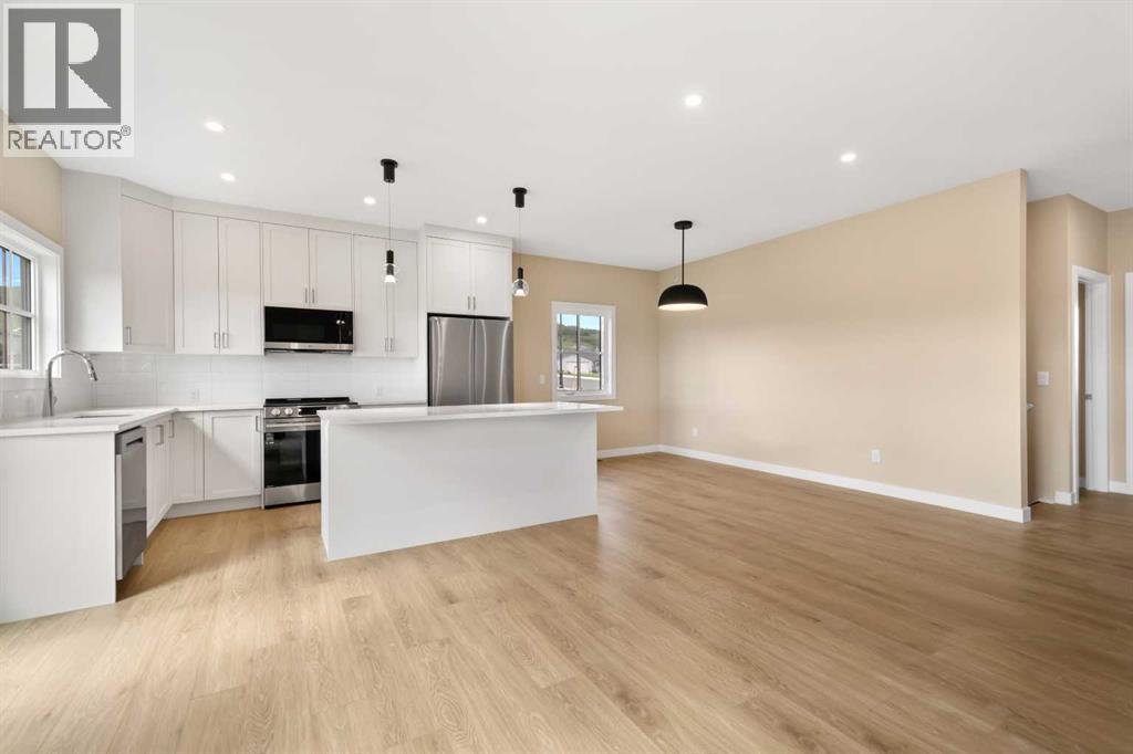 325 Flare Avenue SW photo 6