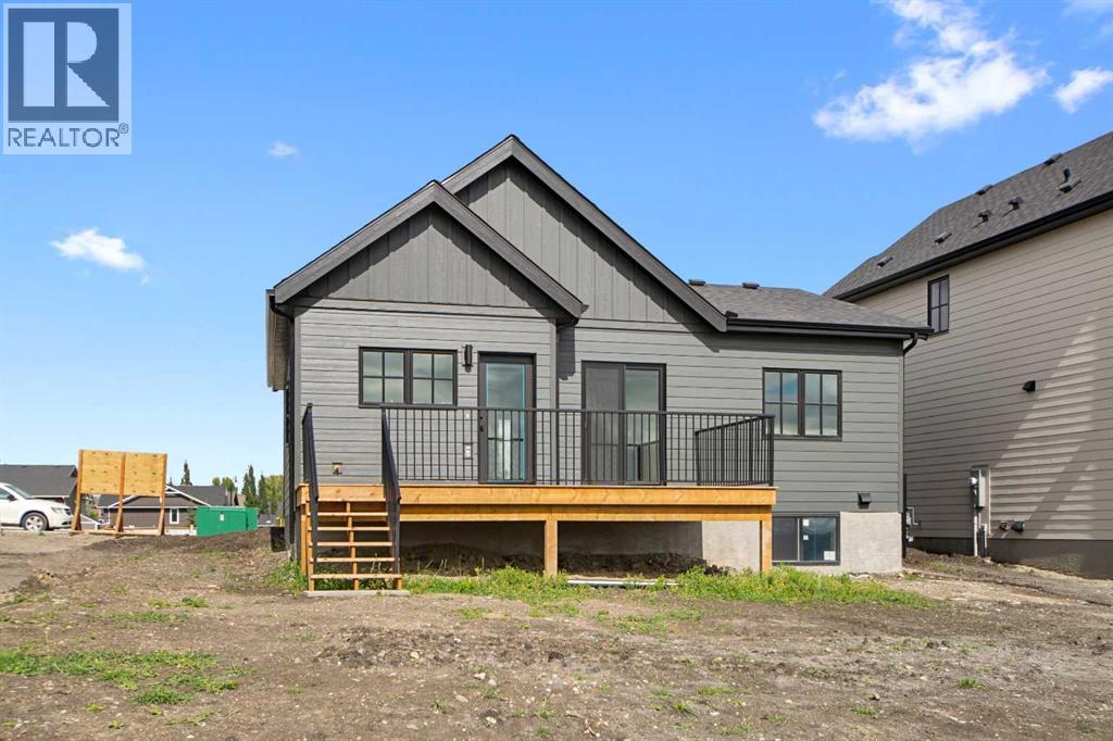 325 Flare Avenue SW photo 25