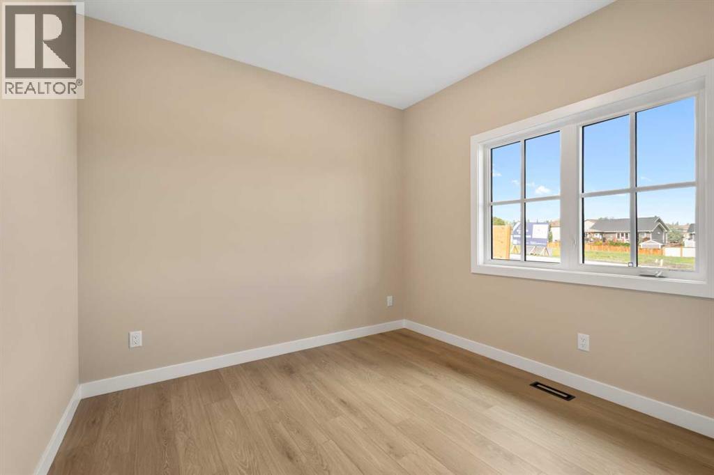325 Flare Avenue SW photo 15