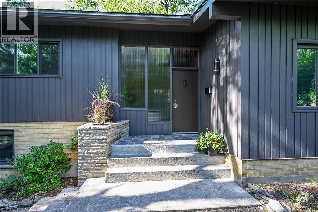 2 Helen Street, Dundas, Ontario  L9H 1N3 - Photo 4 - 40865257