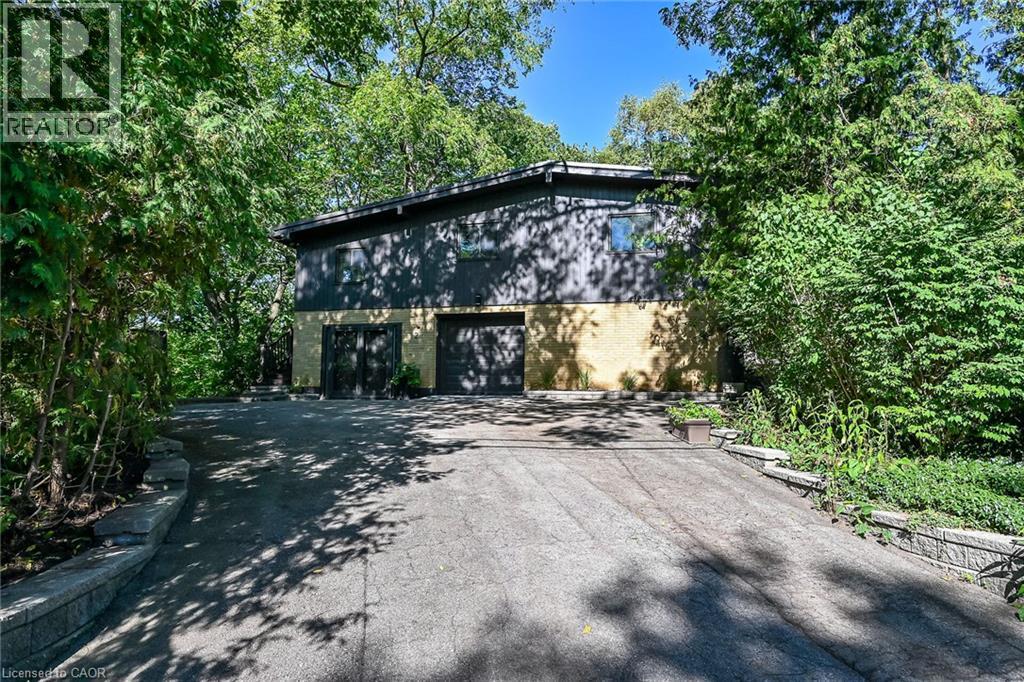 2 Helen Street, Dundas, Ontario  L9H 1N3 - Photo 3 - 40865257