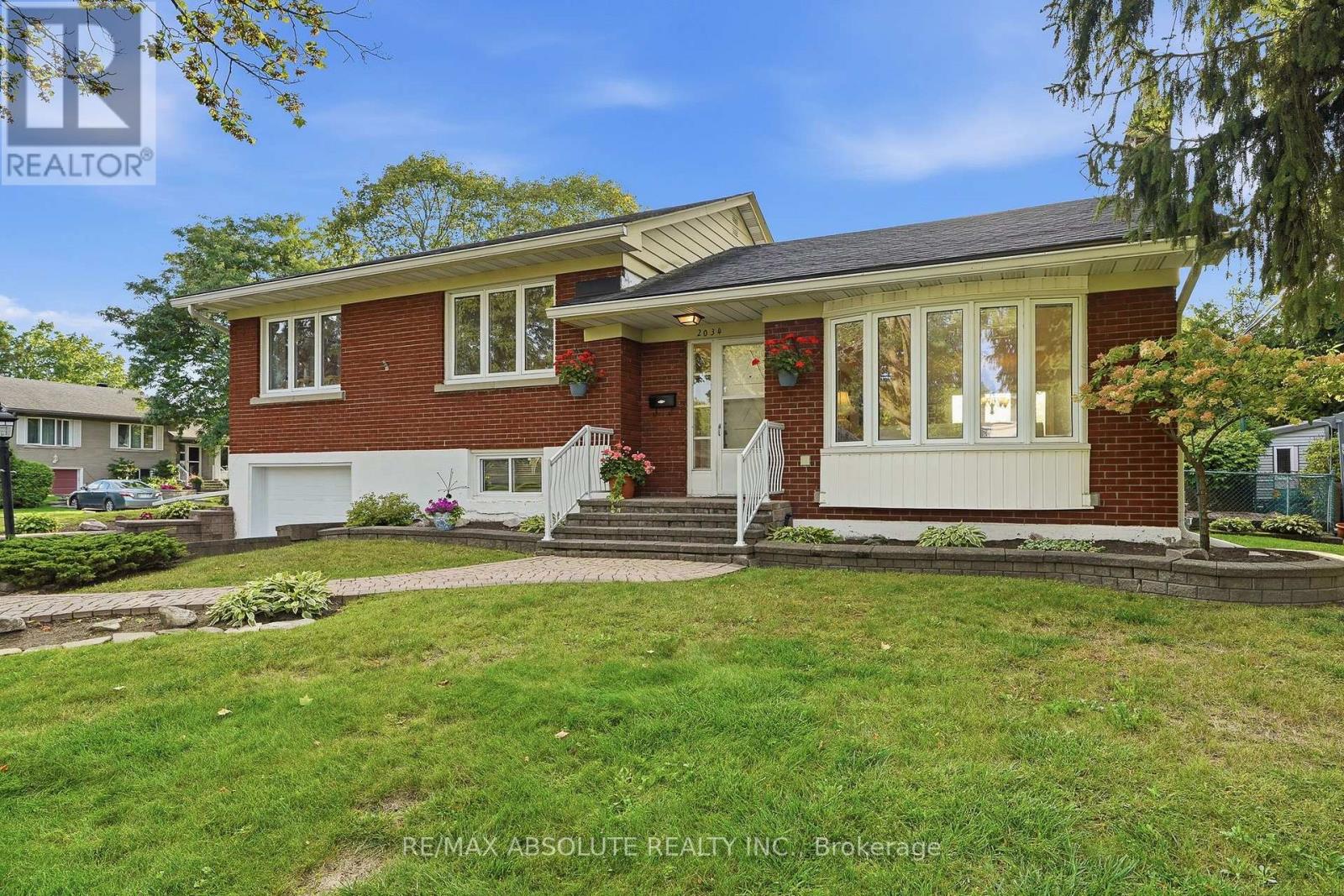 2034 Camrose Street, Ottawa, Ontario  K1G 2N2 - Photo 2 - X13824944