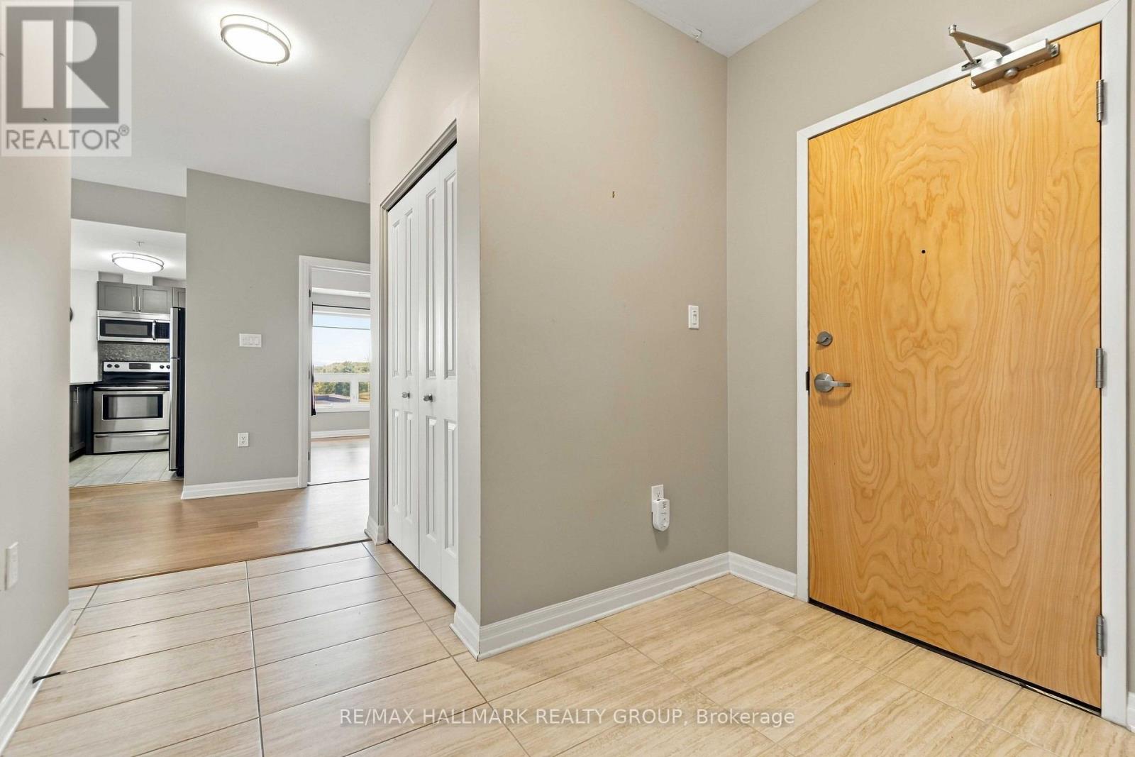 406 - 200 Winterfell Private, Ottawa, Ontario  K1G 4J1 - Photo 2 - X13824974