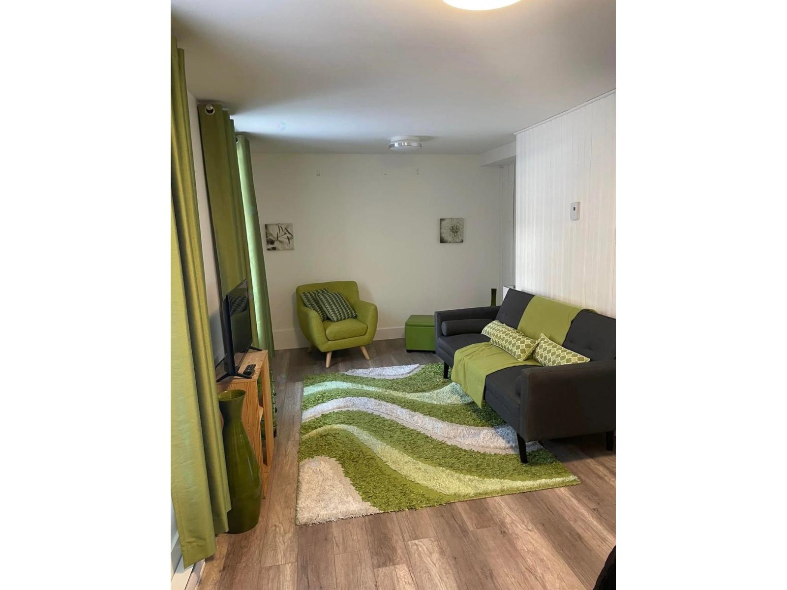 385 Rue Julien Québec (La Cité-Limoilou) Quebec Canada G1L4C6 5